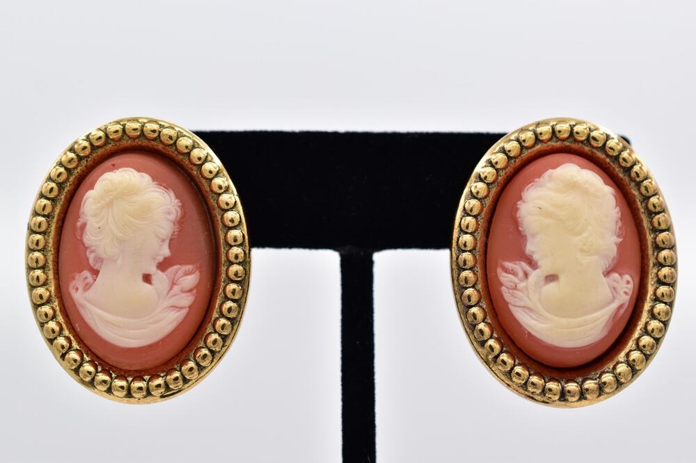 Vintage Heavy Cameo Clip On Earrings Antiqued Gold Quality Chunky 1970s BinAY